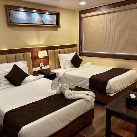 Hotel Golden Orbit Asansol Екстер'єр фото