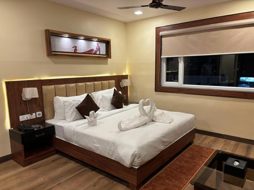 Hotel Golden Orbit Asansol Екстер'єр фото