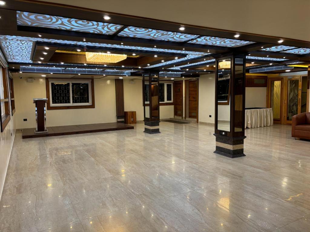 Hotel Golden Orbit Asansol Екстер'єр фото