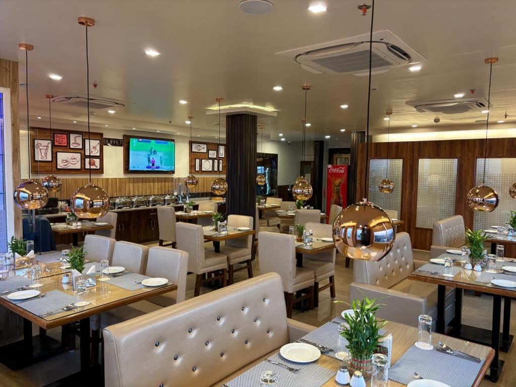 Hotel Golden Orbit Asansol Екстер'єр фото