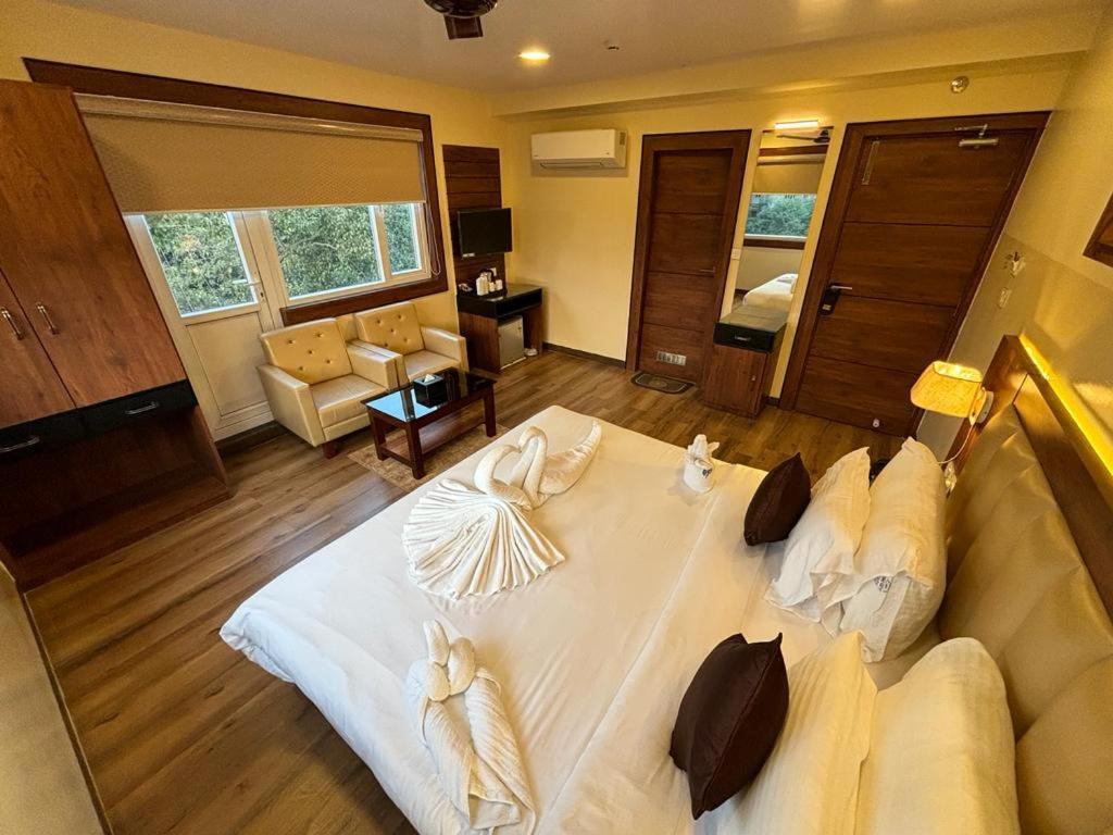 Hotel Golden Orbit Asansol Екстер'єр фото