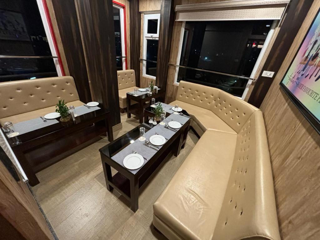 Hotel Golden Orbit Asansol Екстер'єр фото